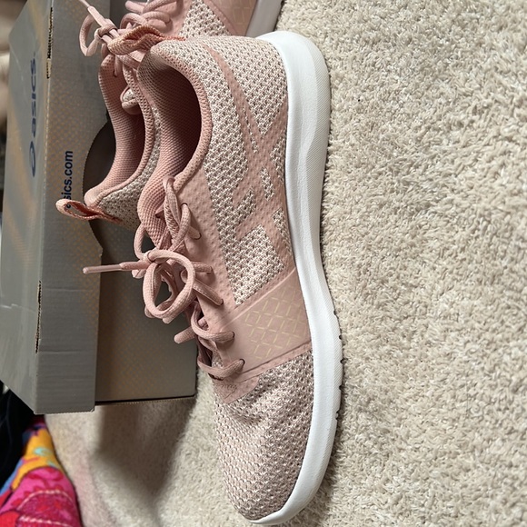 Pink ASICS - Picture 5 of 7